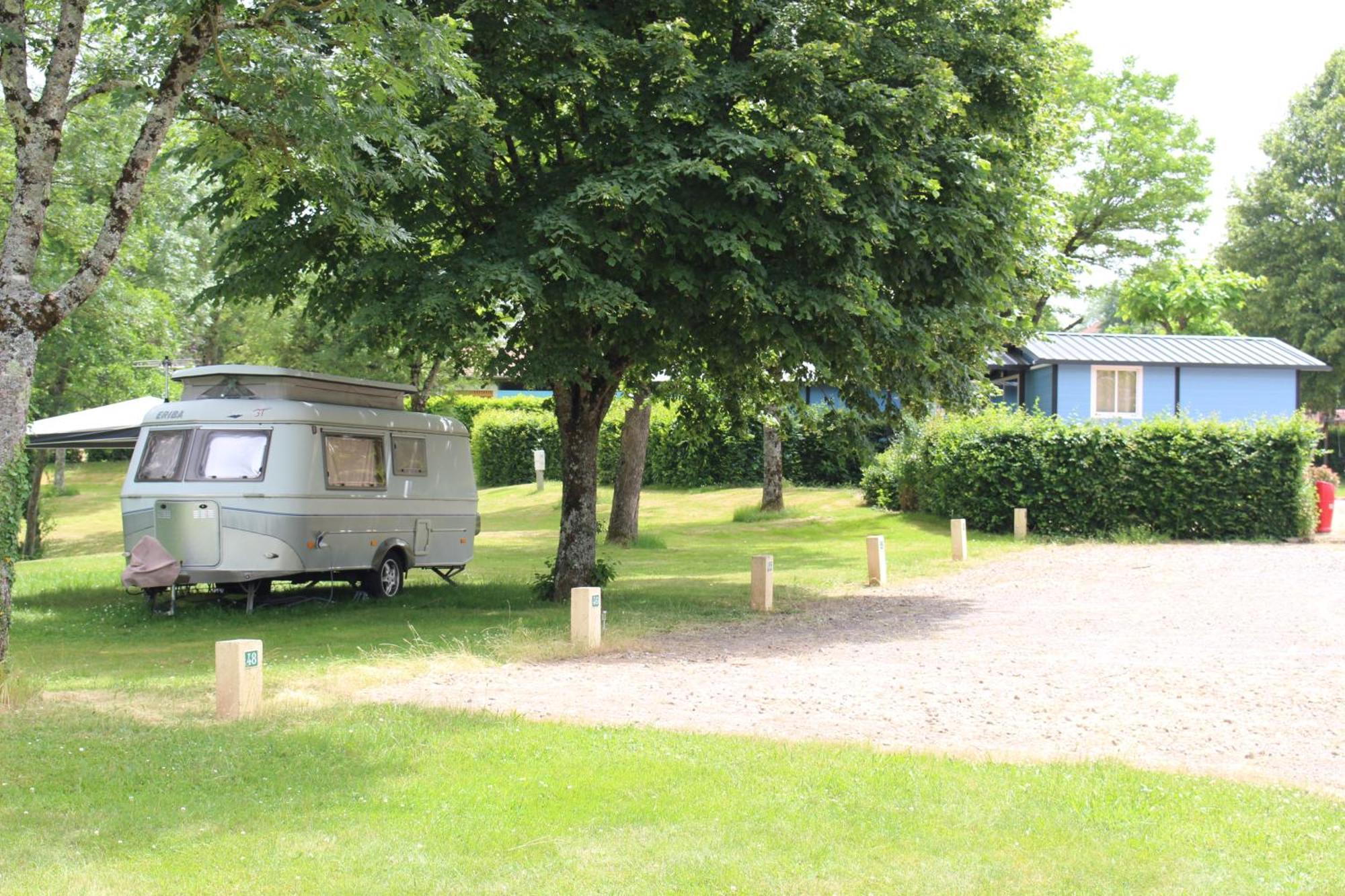 Camping Les Feuilles Chauffailles Экстерьер фото